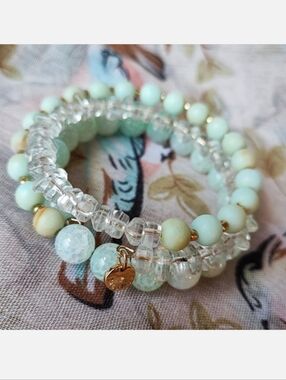 Talbot's Beaded Stone and Plastic Memory Wire Mint Green Mottled Clear NWOT